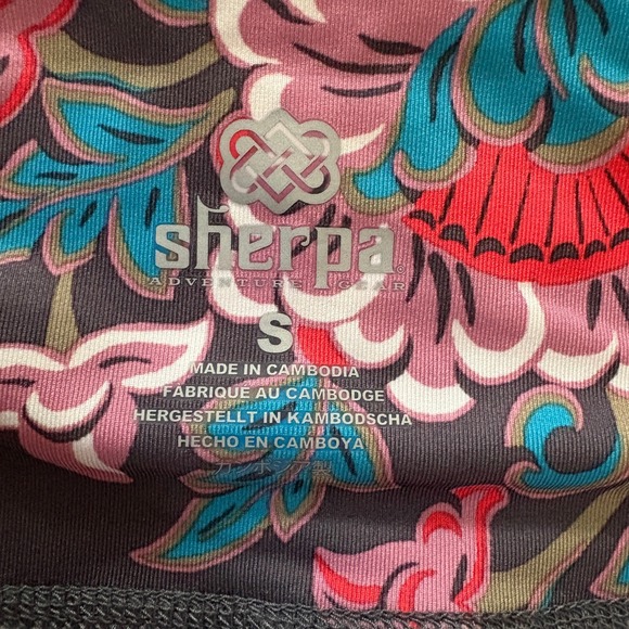 Sherpa Adventure Gear Floral Leggings Size Small Comfory & Sustainable Whimsy - Picture 5 of 6